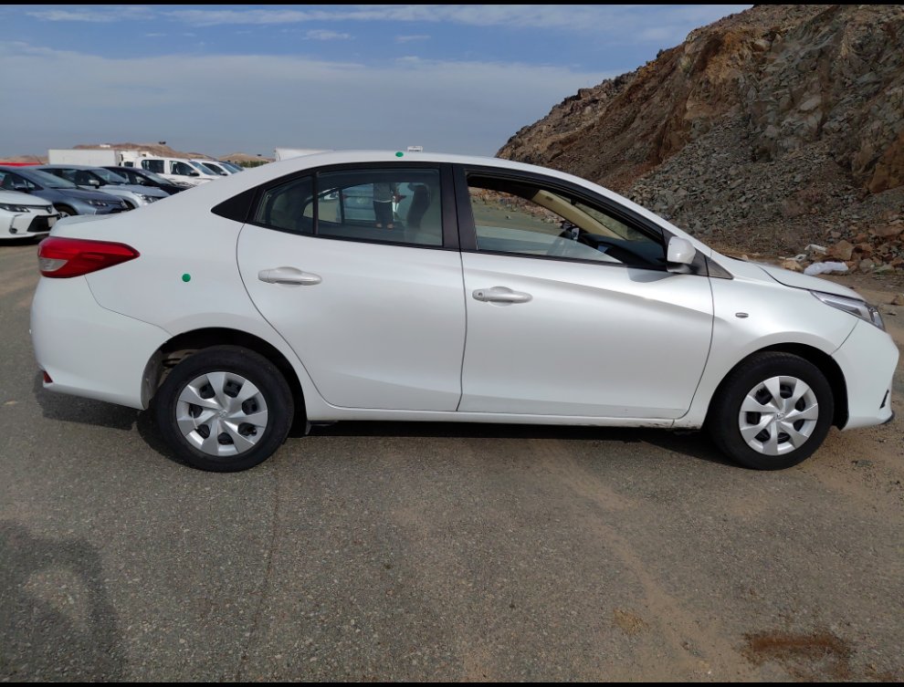 تويوتا يارس Y FLT 2 2022 image