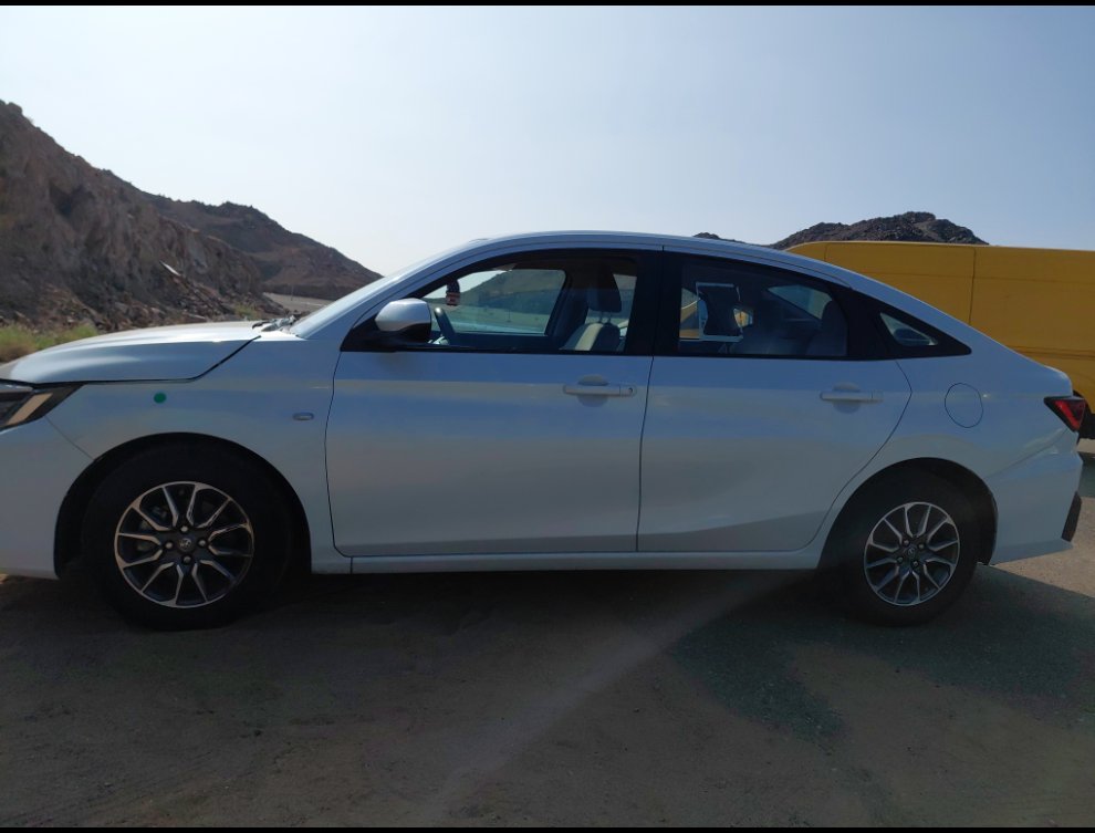 تويوتا يارس Y 2023 image