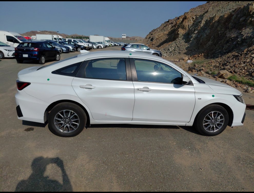 تويوتا يارس Y 2023 image