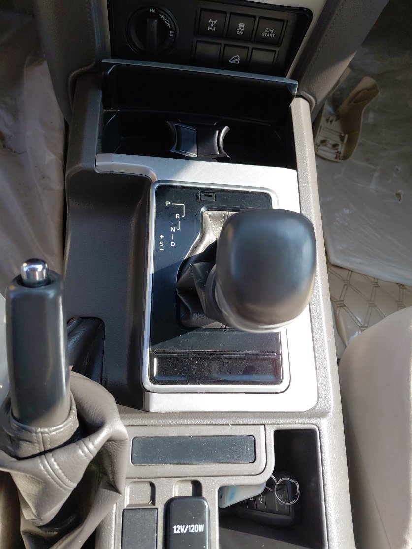 تويوتا لاندكروزر برادو TXL 1 2022 image