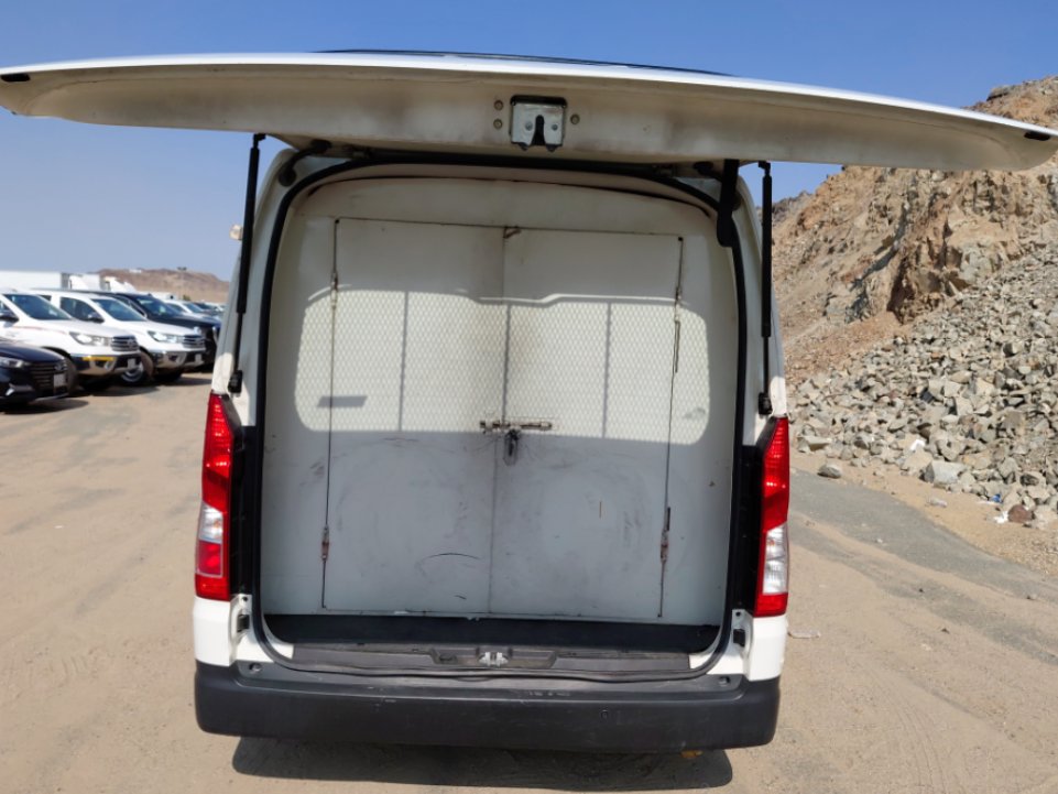 تويوتا هايس فان HIGH ROOF 2022 image