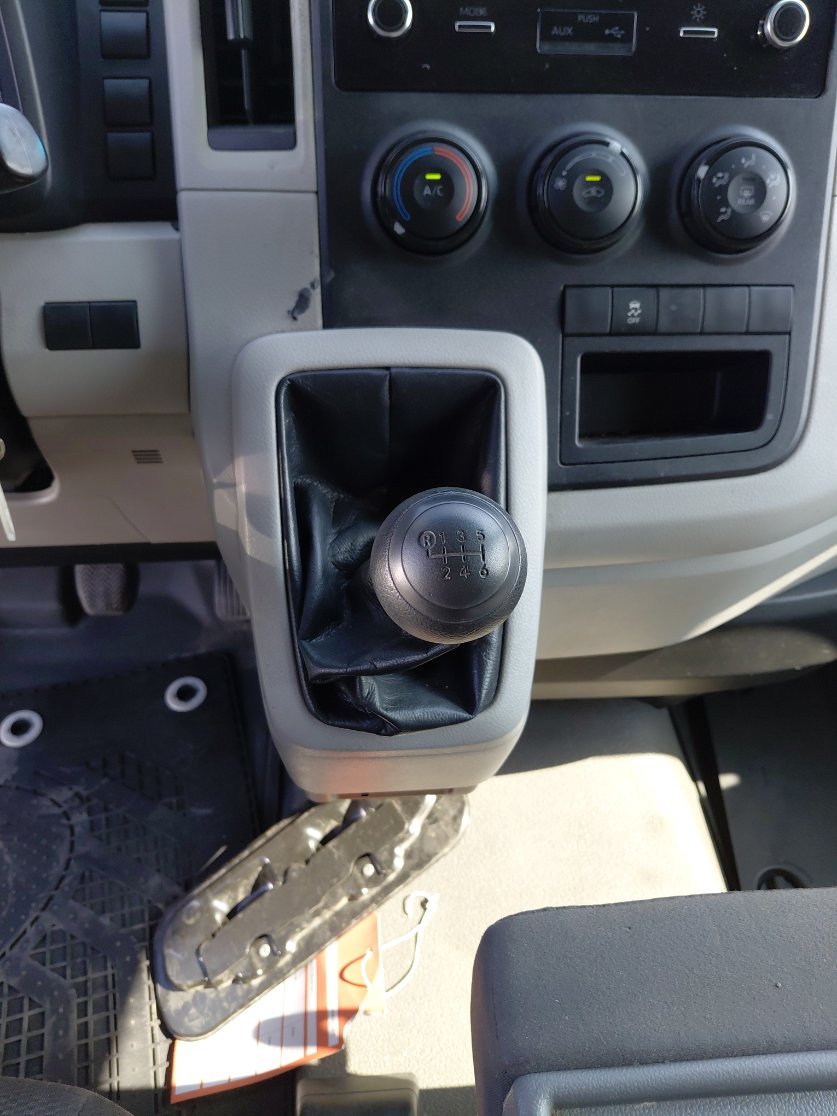 تويوتا هايس فان HIGH ROOF 2023 image