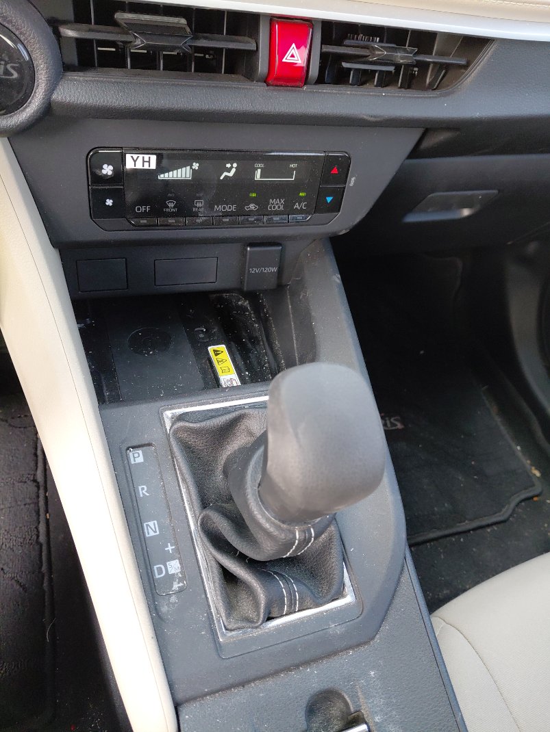 تويوتا يارس Y PLUS 2024 image