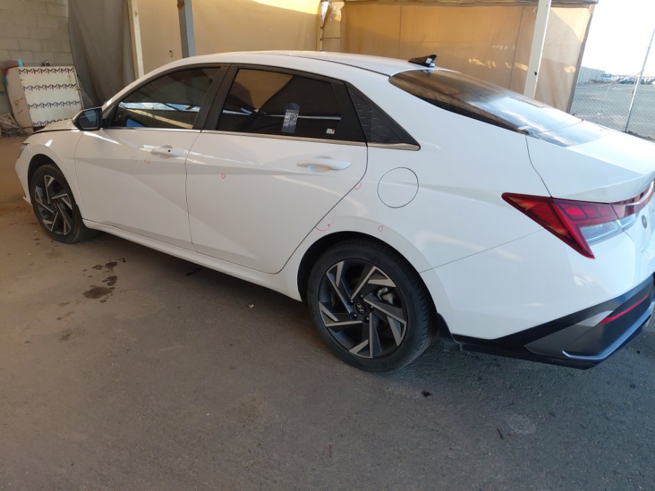 Hyundai Elantra  2024 image