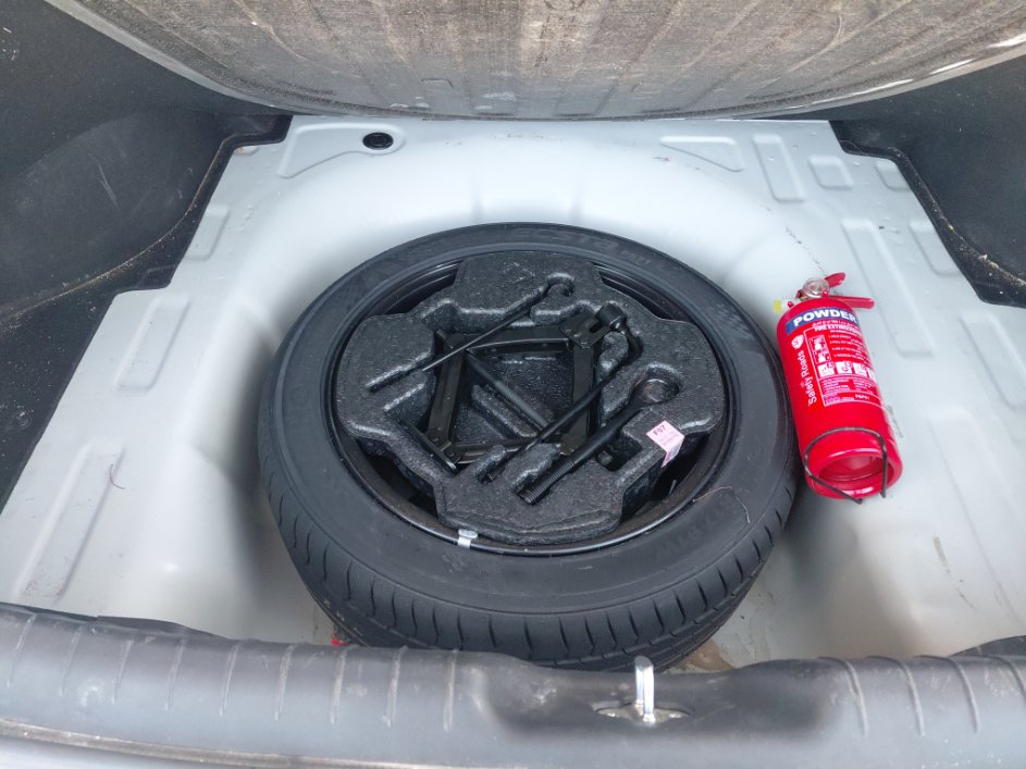 Hyundai Elantra  2024 image