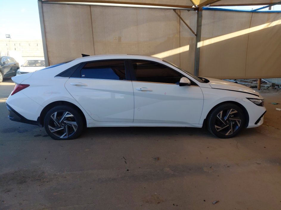 Hyundai Elantra  2024 image