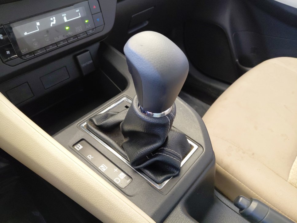 تويوتا يارس Y 2024 image