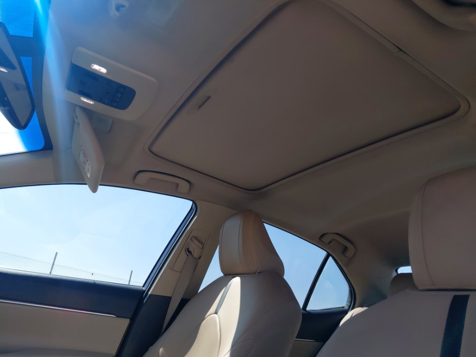 Toyota Camry GLE HEV  2023 image