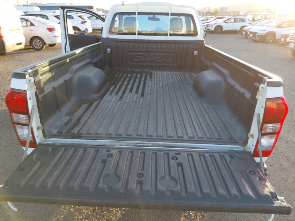 ايسوزو ديماكس 2x4 2021 image