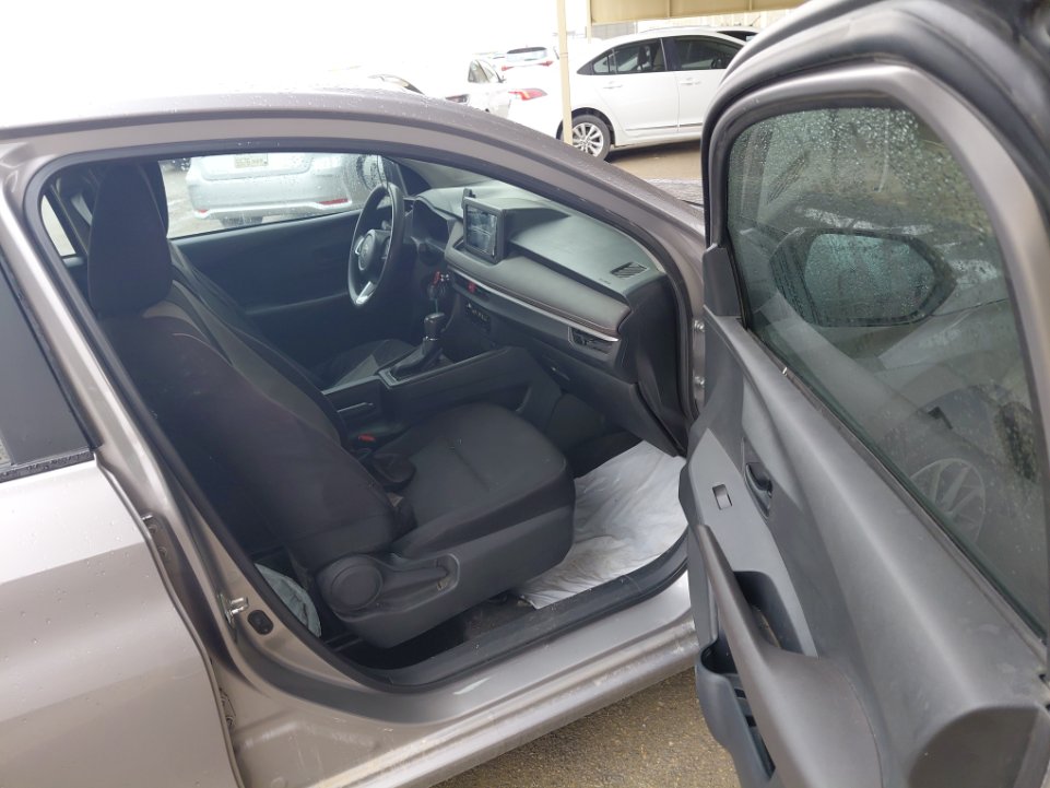 تويوتا يارس Y 2023 image