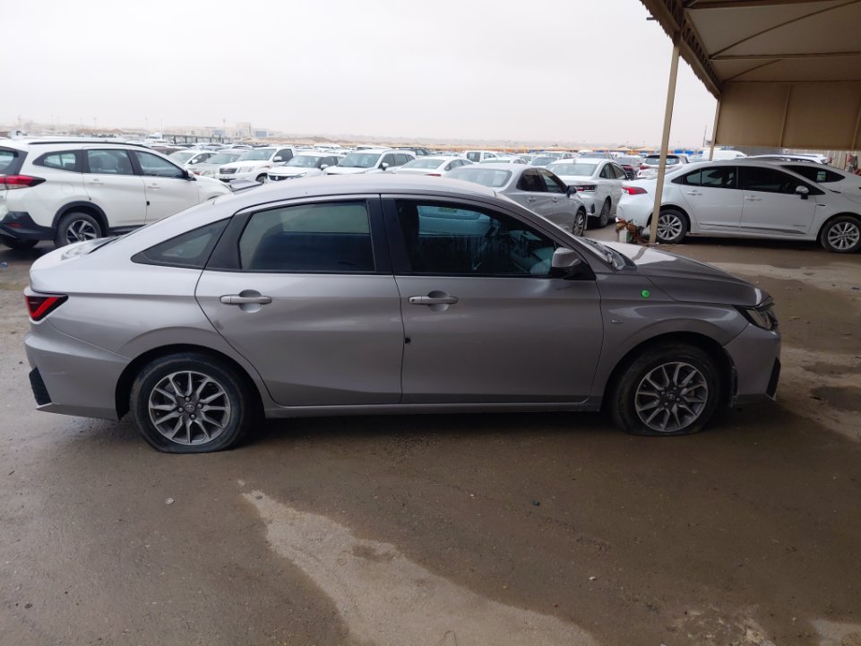 تويوتا يارس Y 2023 image