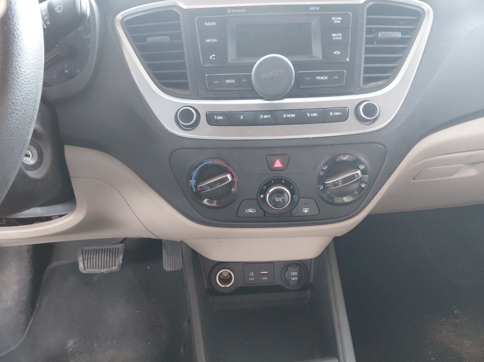 هيونداي أكسنت GL 2020 image