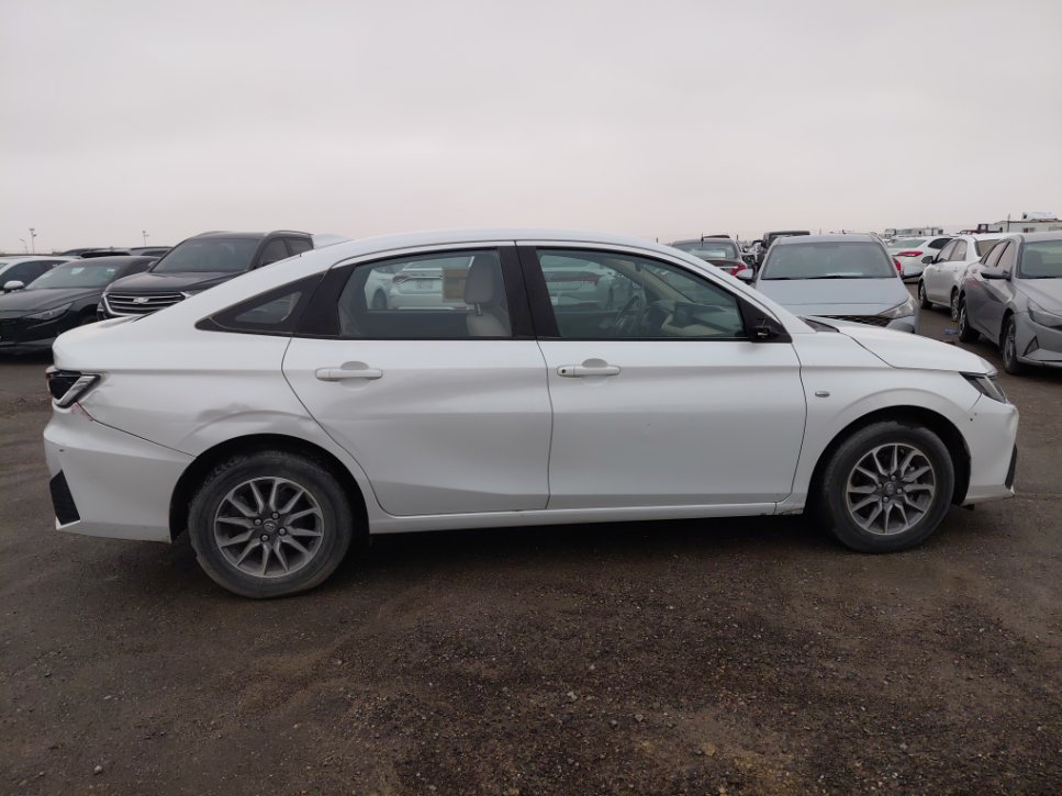 تويوتا يارس Y 2023 image