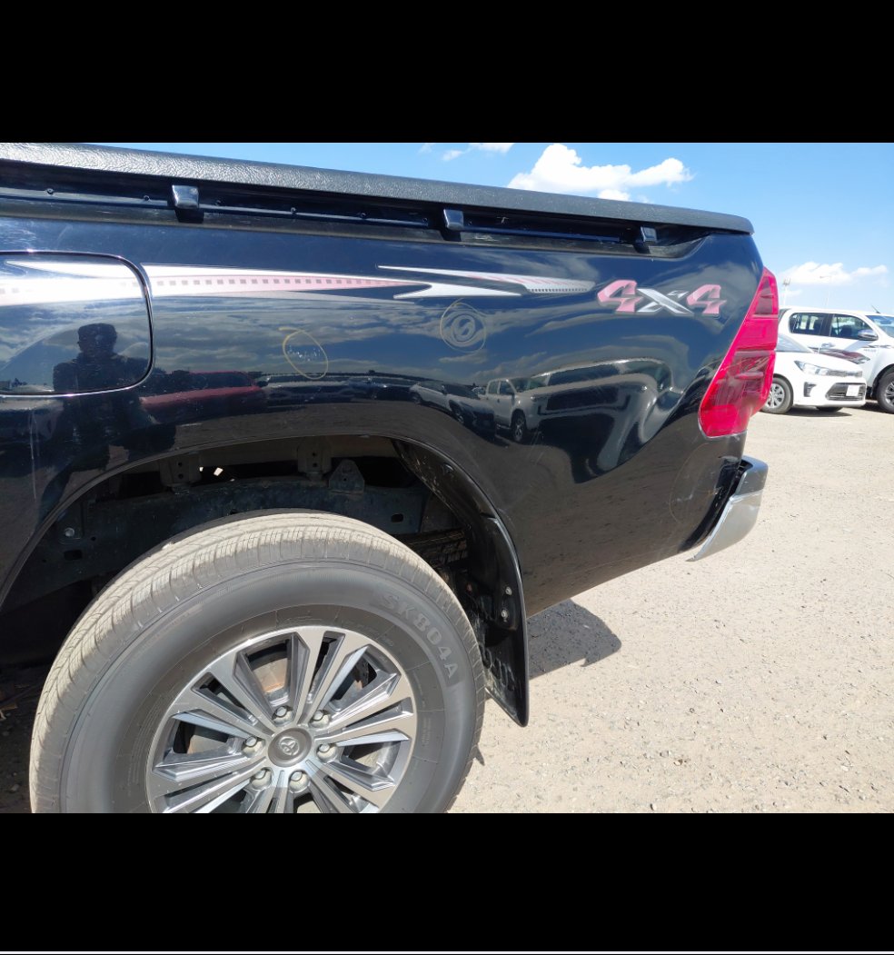 Toyota Hilux S-GLX 4x4 2023 image