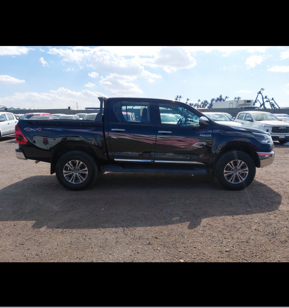 Toyota Hilux S-GLX 4x4 2023 image