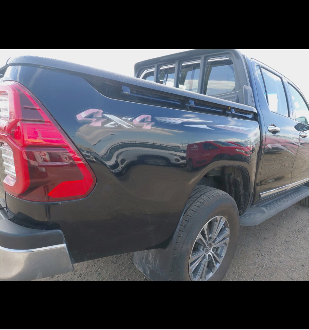 Toyota Hilux S-GLX 4x4 2023 image