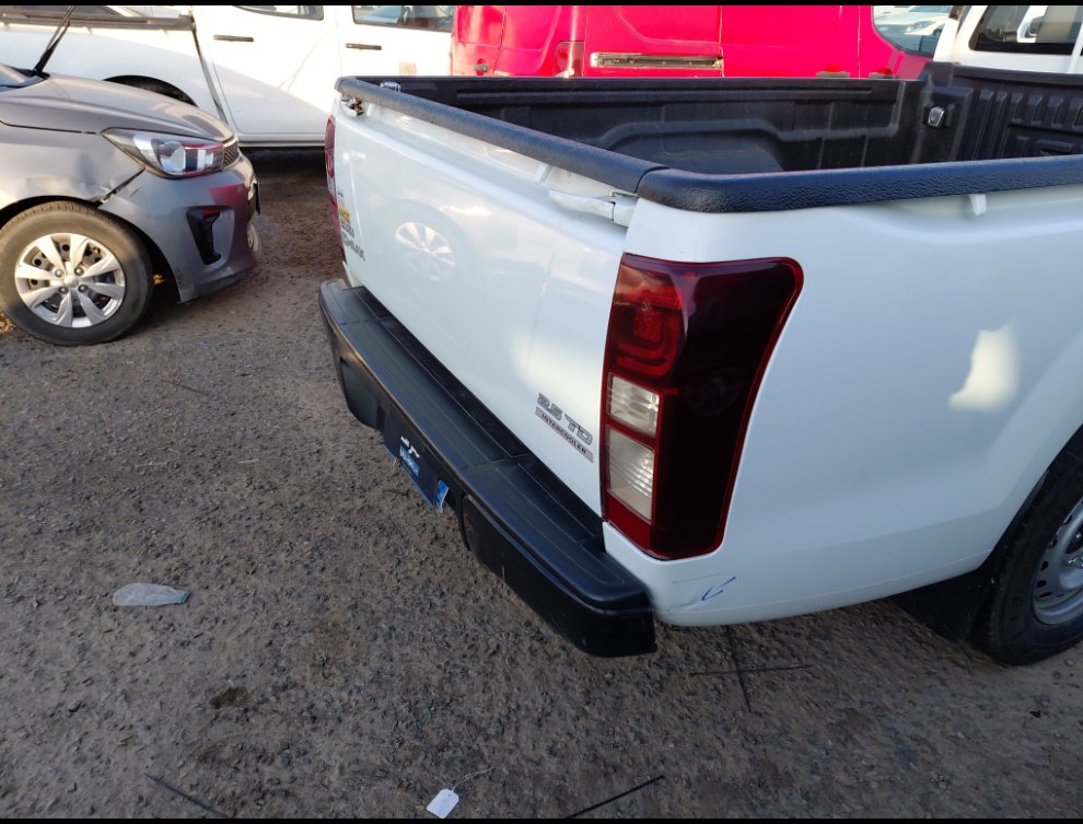 ايسوزو ديماكس 2X4 2021 image