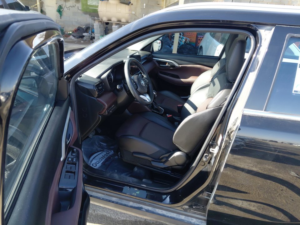 تويوتا اوربان كروز GLX 2024 image