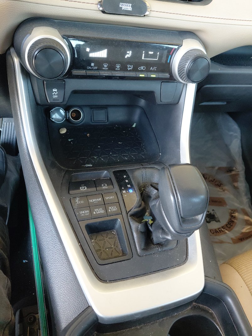 تويوتا راف فور  LE   2021 image