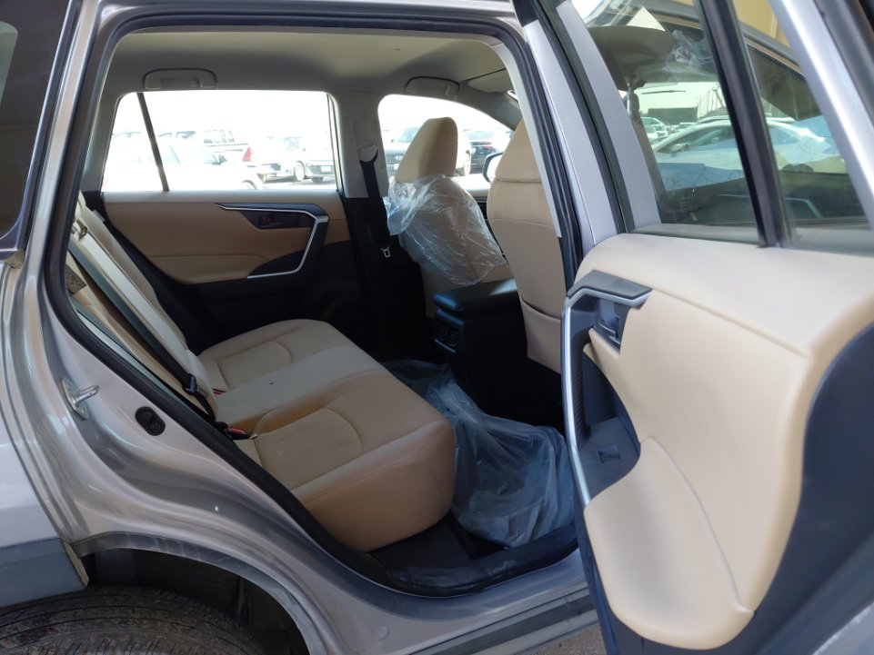 تويوتا راف فور  LE   2021 image