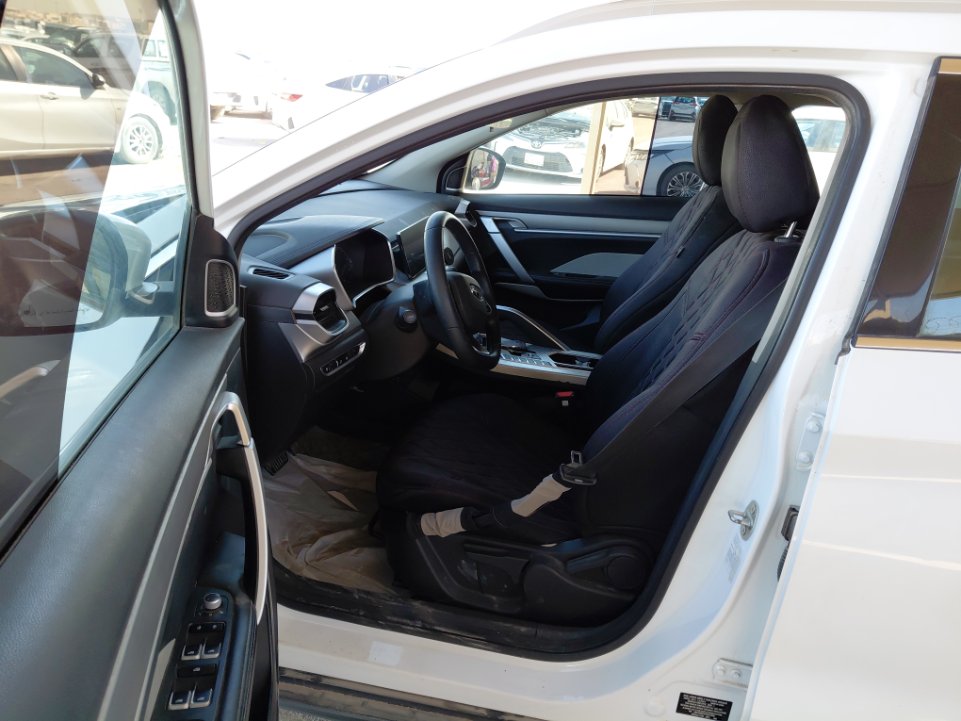 Geely Coolray رياضيه - اساسي  2023 image