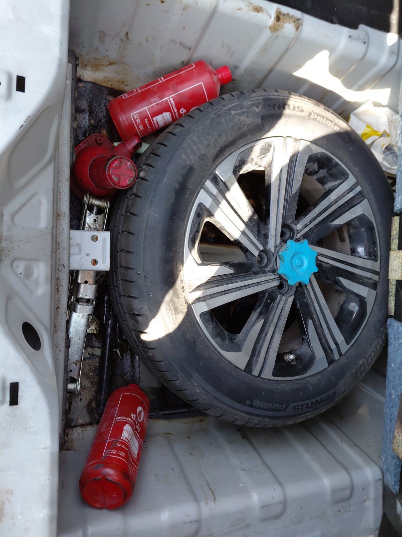 تويوتا يارس YX 2023 image