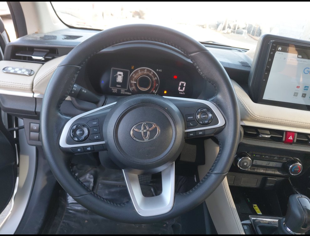 Toyota Yaris YX 2023 image