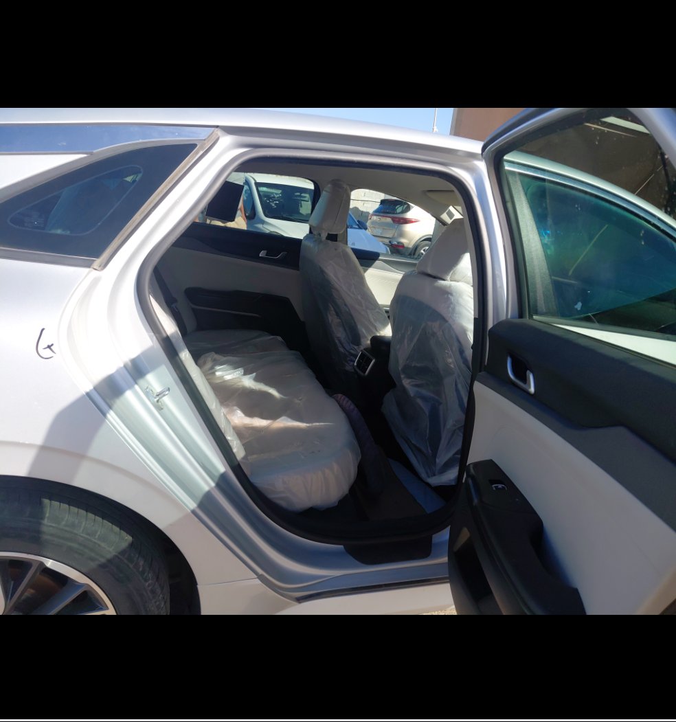 KIA K5 LX  2021 image