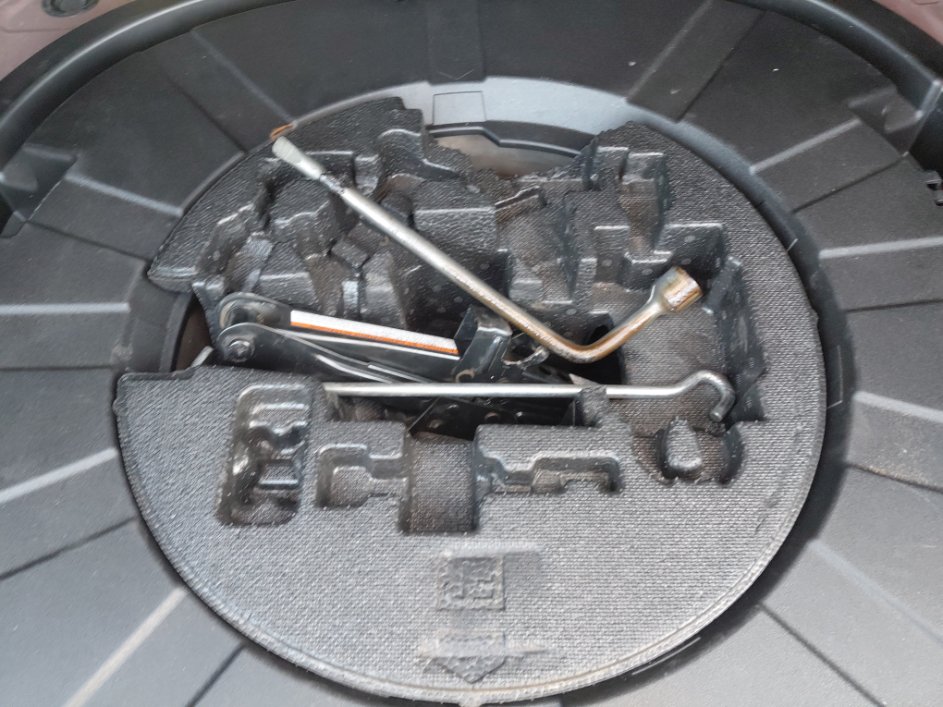 Toyota Camry SE  2023 image