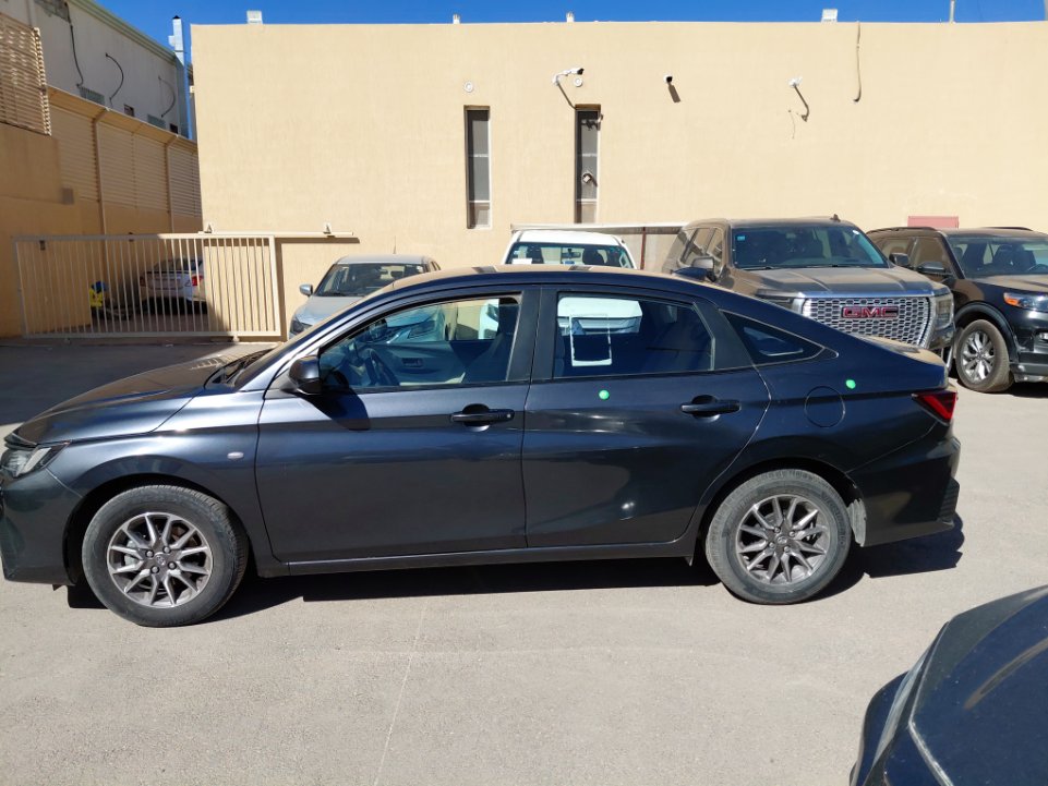 تويوتا يارس Y 2023 image