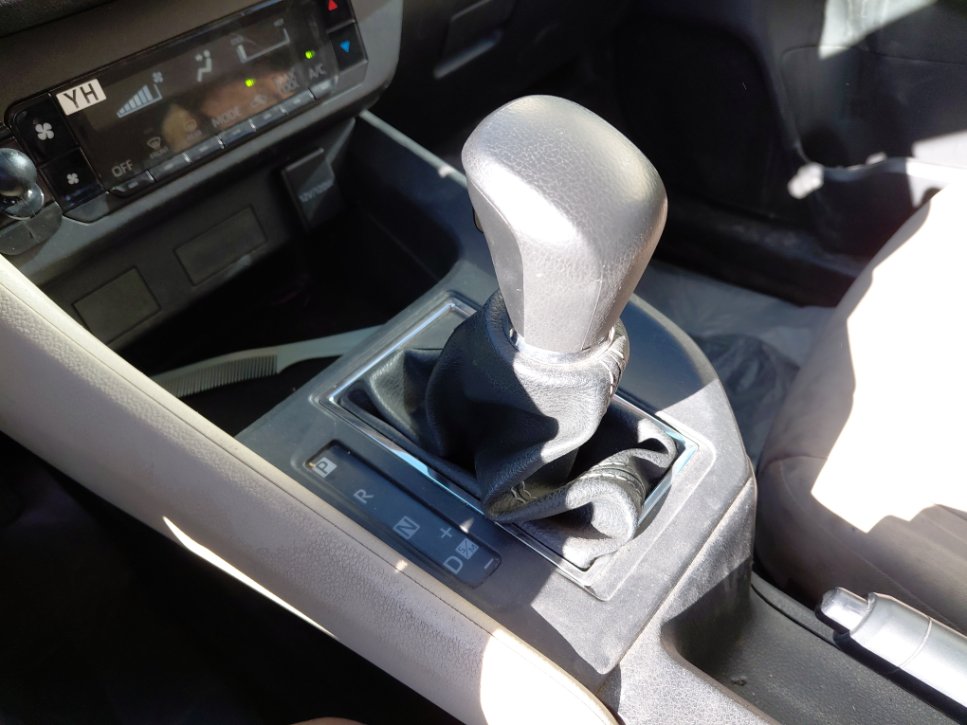 تويوتا يارس Y 2024 image