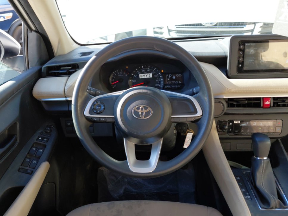 تويوتا يارس Y 2024 image