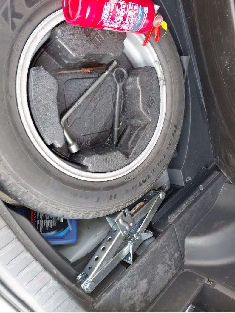 تويوتا راف فور LE HEV 2022 image