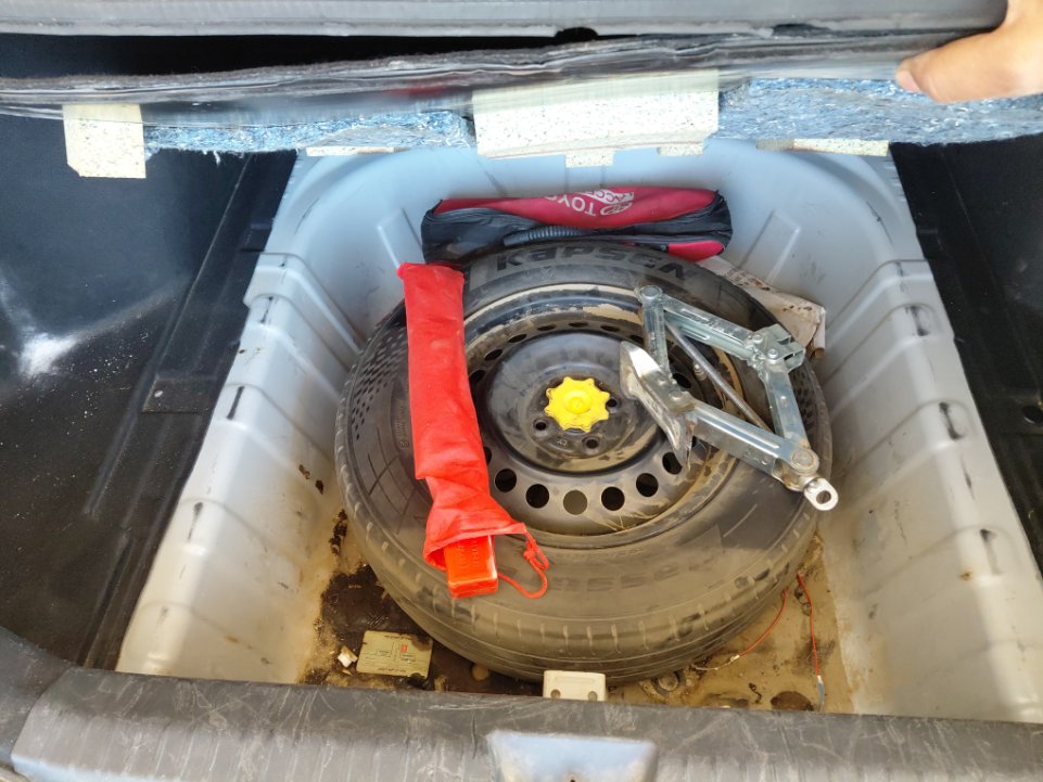 تويوتا يارس Y 2023 image