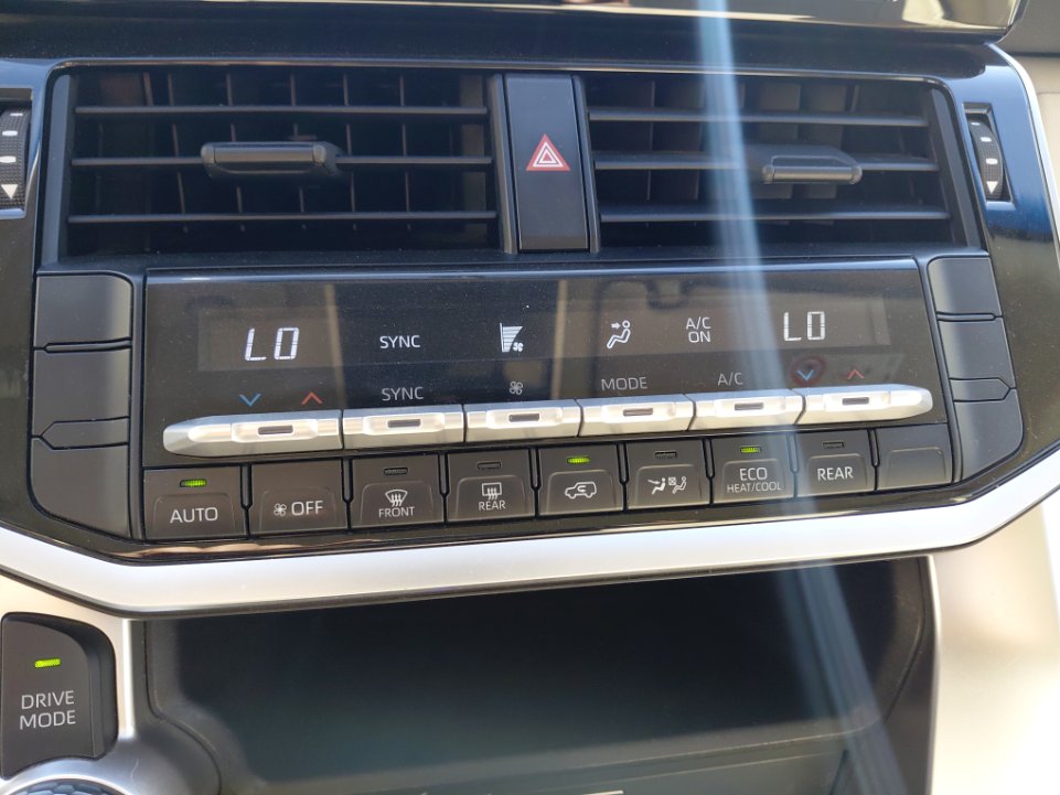 تويوتا لاند كروزر GXR1  2023 image