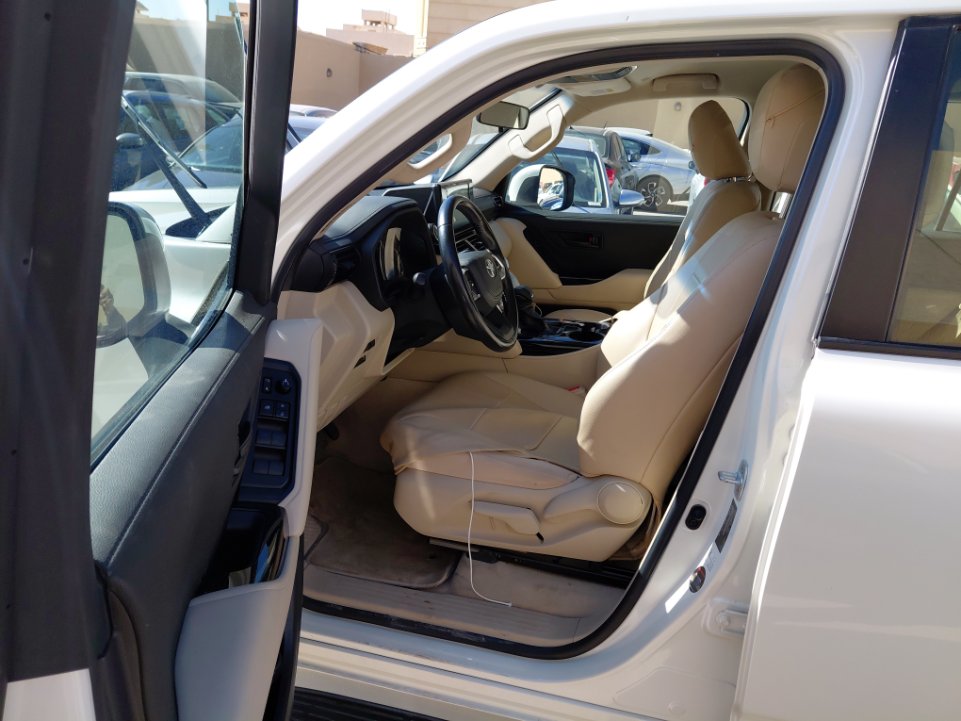 تويوتا لاند كروزر GXR1  2023 image