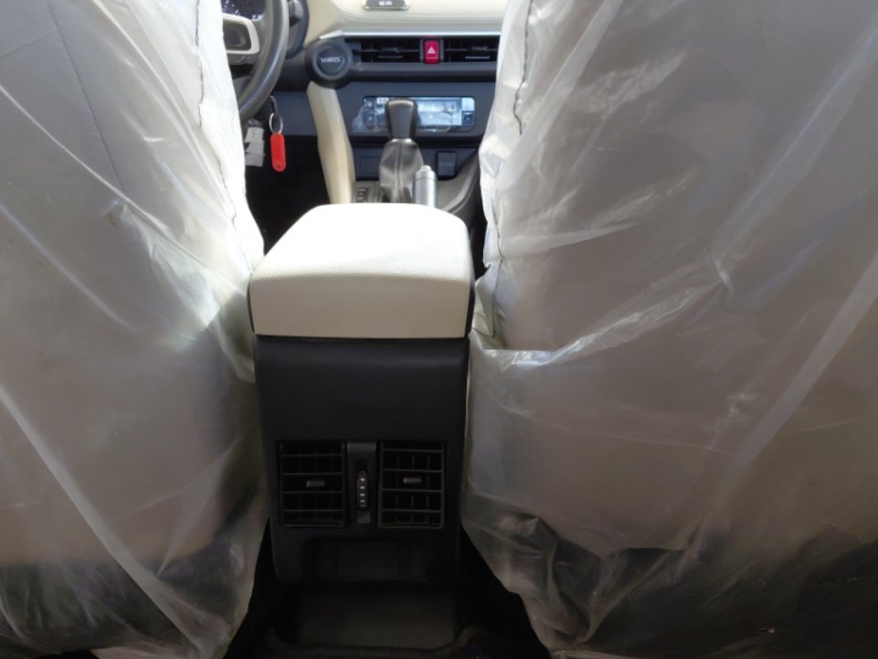 تويوتا يارس Y 2023 image