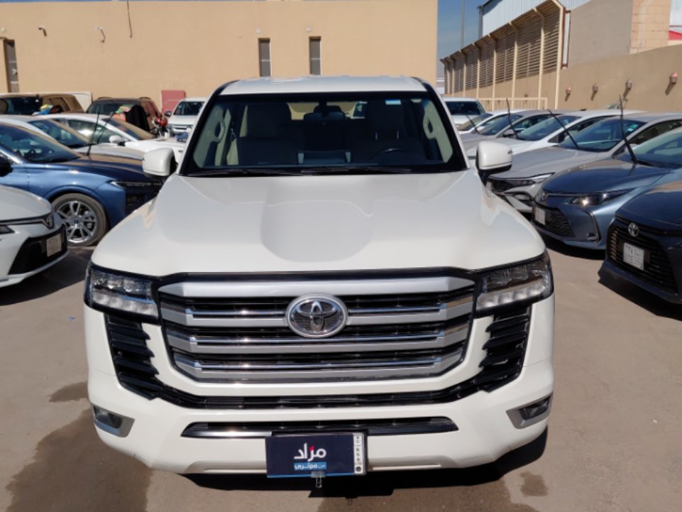 تويوتا لاند كروزر GXR1  2023