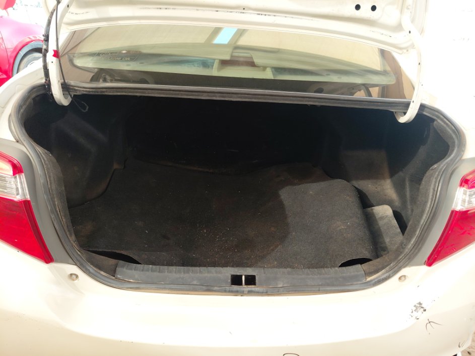 تويوتا يارس Y FLT  2017 image