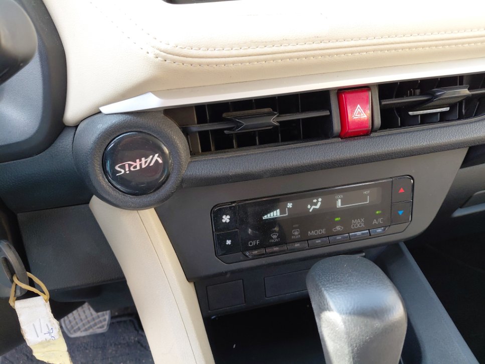 تويوتا يارس Y 2023 image