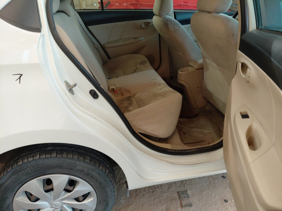 تويوتا يارس Y FLT  2017 image