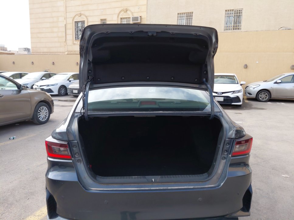 تويوتا يارس Y 2023 image