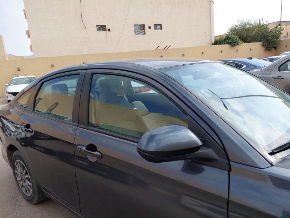 تويوتا يارس Y 2023 image