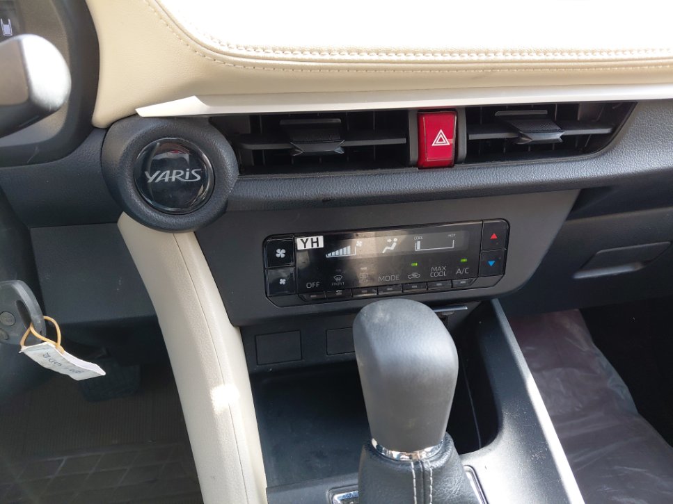 تويوتا يارس Y 2023 image