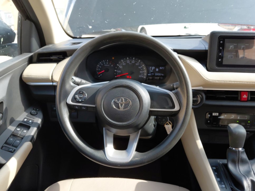 تويوتا يارس Y 2023 image