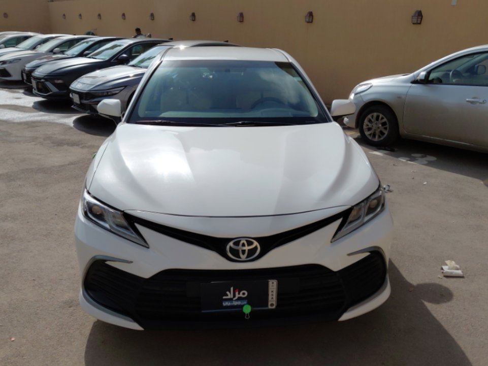 تويوتا كامري LE STD 2024