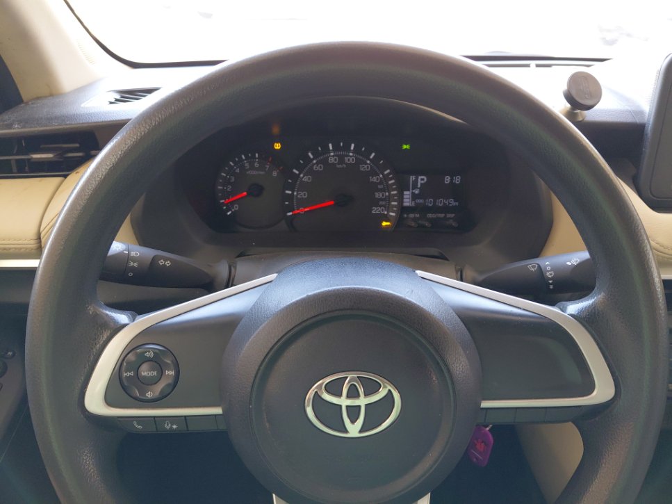 تويوتا يارس Y 2024 image