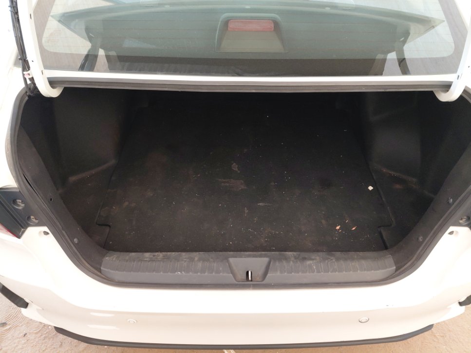 تويوتا يارس Y 2024 image