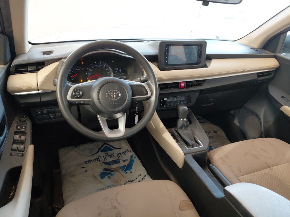 Toyota Yaris Y 2023 image