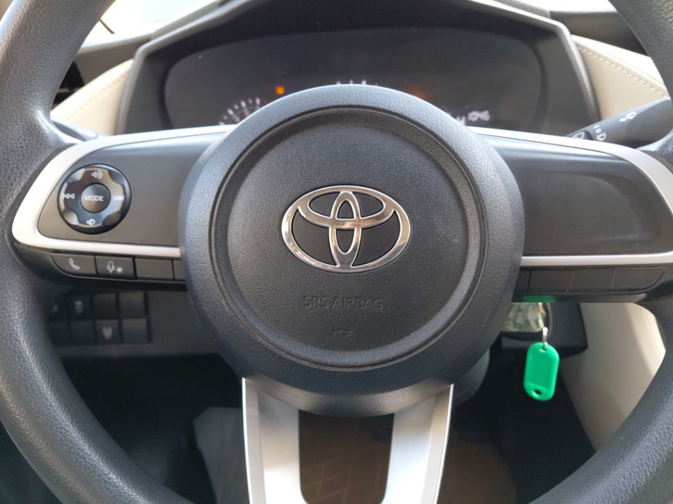Toyota Yaris Y 2023 image